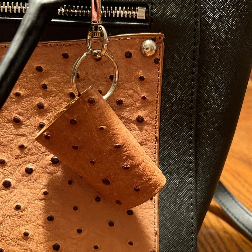 Aurielle Leather by Carryland purse - Picture 4 of 7